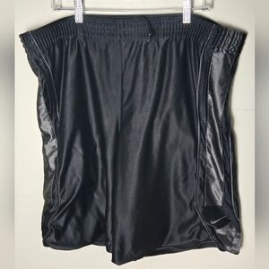 Men's Vintage 90's Black And Silver Durasheen Basketball Shorts, Size XL